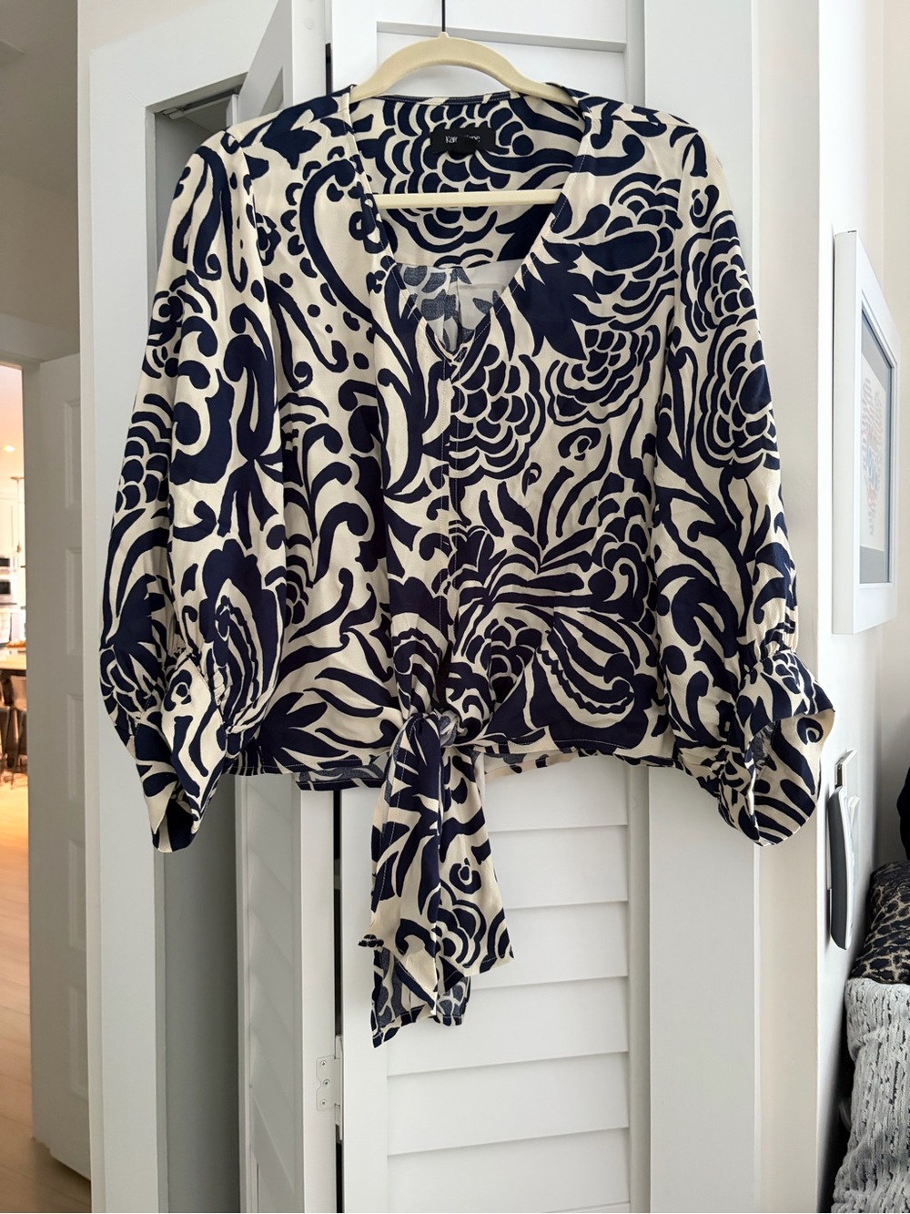 Karen Kane Navy & Cream Tie-Front Floral Blouse - Women